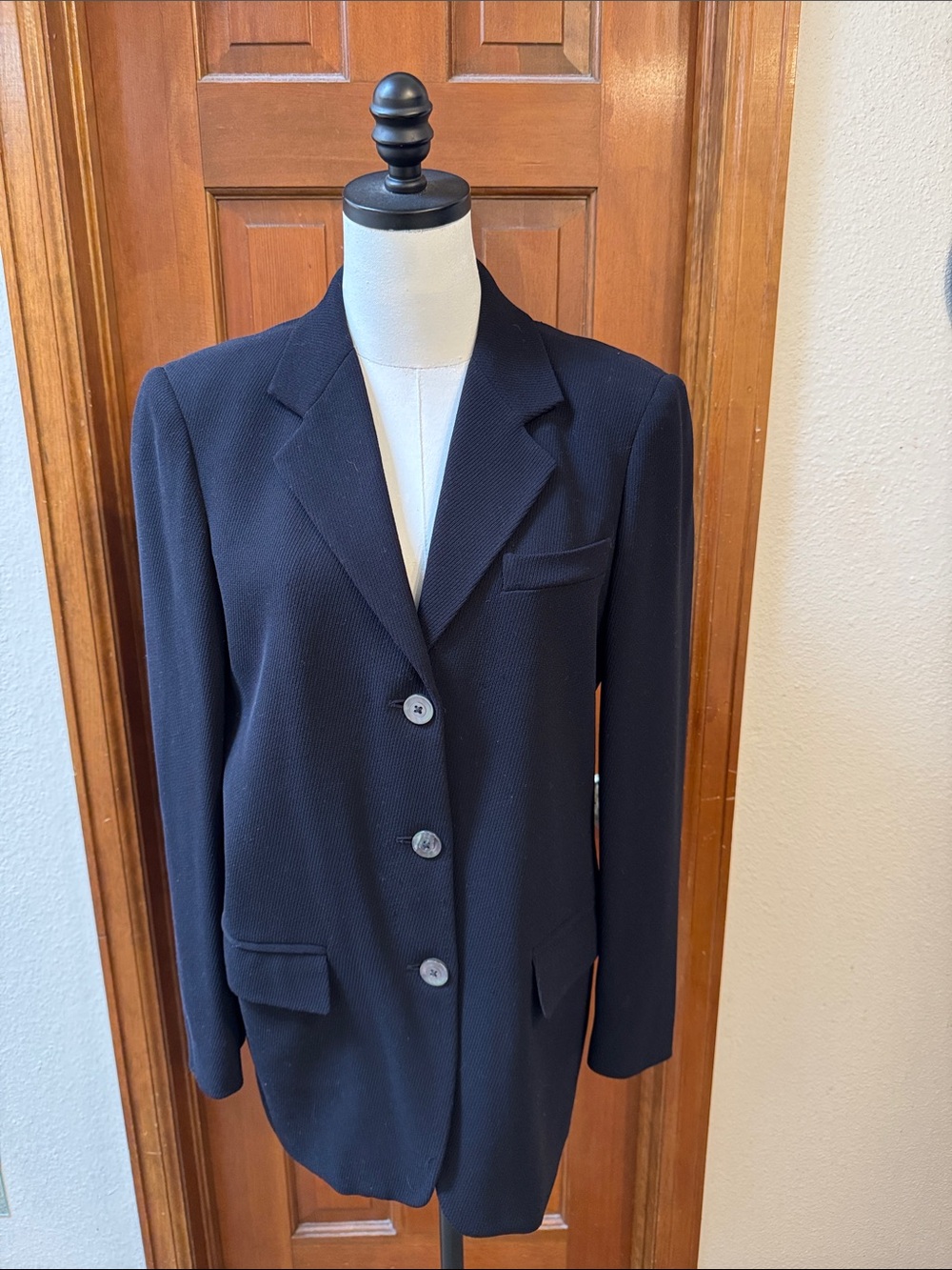 MaxMara Classic Women's Navy Blazer Jacket - Tailored Single-Breasted Style